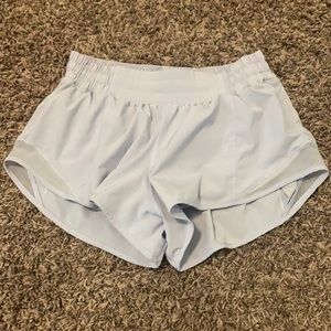 Lulu lemon shorts. Hotty hot 2.5”